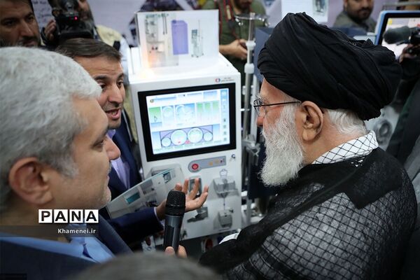 بازدید رهبر انقلاب اسلامی از نمایشگاه شرکت‌های دانش‌بنیان و فناوری‌های برتر
