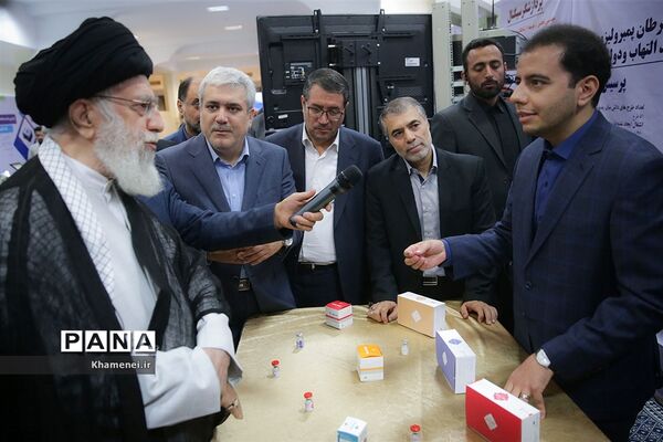 بازدید رهبر انقلاب اسلامی از نمایشگاه شرکت‌های دانش‌بنیان و فناوری‌های برتر