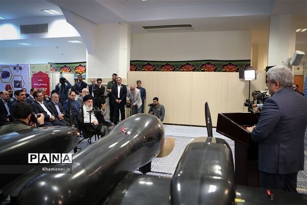 بازدید رهبر انقلاب اسلامی از نمایشگاه شرکت‌های دانش‌بنیان و فناوری‌های برتر