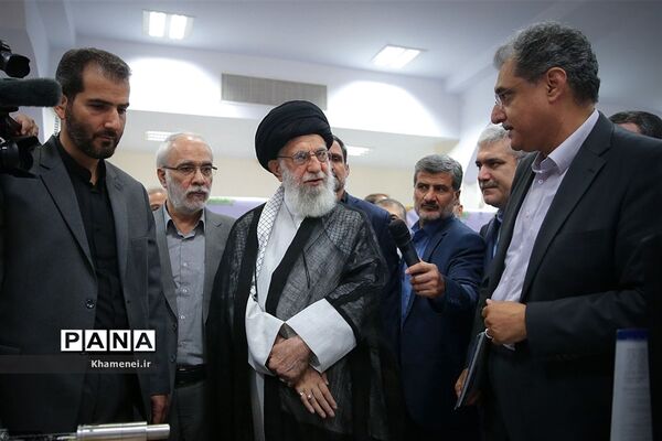 بازدید رهبر انقلاب اسلامی از نمایشگاه شرکت‌های دانش‌بنیان و فناوری‌های برتر