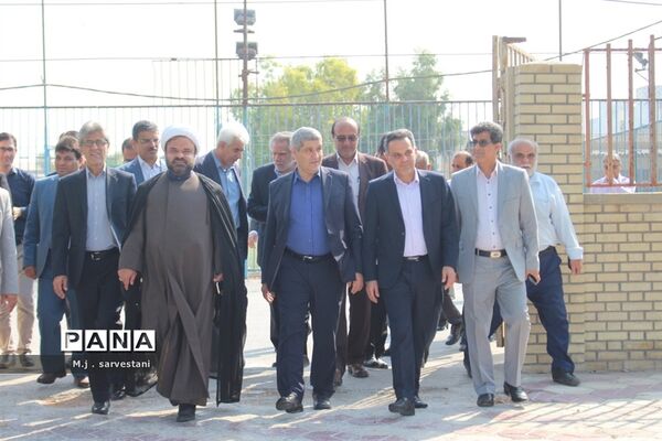 توزیع تجهیزات طرح کنترل و کاهش آسیب‌های اجتماعی مدارس استان بوشهر