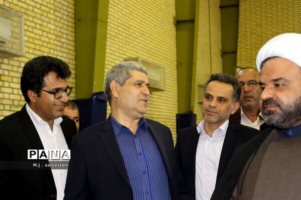 توزیع تجهیزات طرح کنترل و کاهش آسیب‌های اجتماعی مدارس استان بوشهر