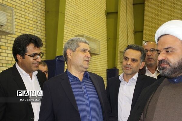 توزیع تجهیزات طرح کنترل و کاهش آسیب‌های اجتماعی مدارس استان بوشهر