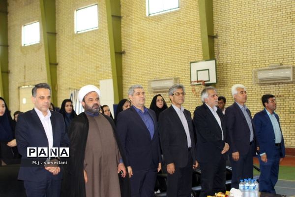 توزیع تجهیزات طرح کنترل و کاهش آسیب‌های اجتماعی مدارس استان بوشهر