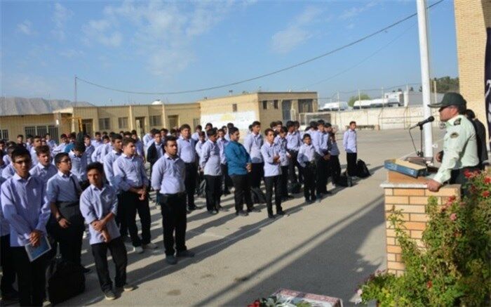مسئولیت شما علم اندوزی برای آینده کشور، خود و جامعه است