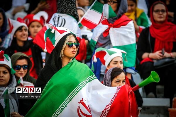 روز تاریخ؛ اولین حضور رسمی زنان در استادیوم فوتبال