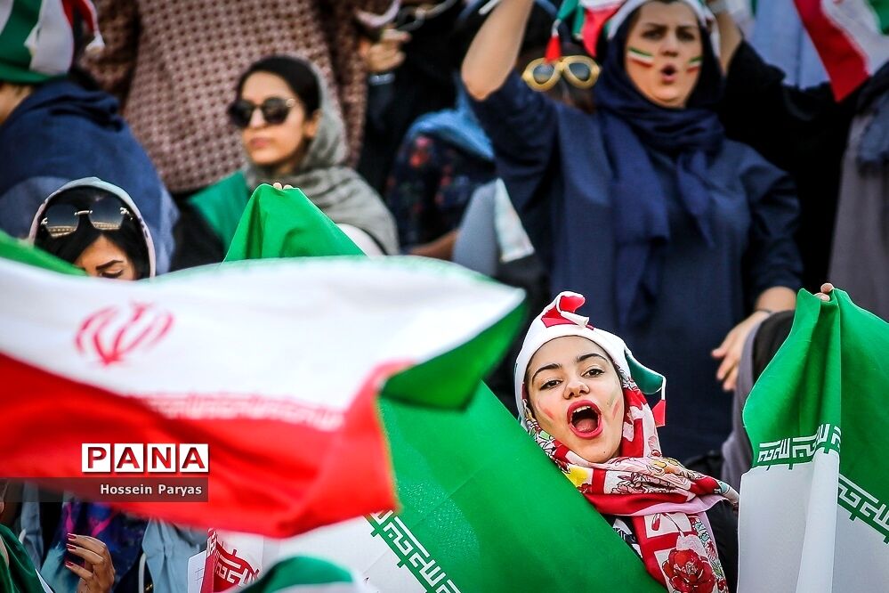 روز تاریخ؛ اولین حضور رسمی زنان در استادیوم فوتبال