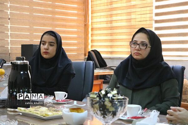 بازدید عضو شورای شهرشیراز از کتابخانه دانش‌آموز
