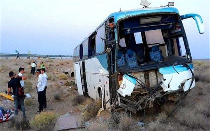 انتقال ٦٦ مصدوم تصادف دو اتوبوس‌ زائران به ایران