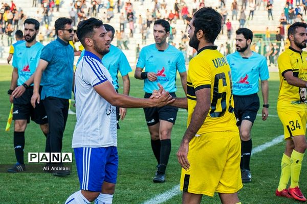 دیدار تیم‌های نود ارومیه و ملوان بندرانزلی