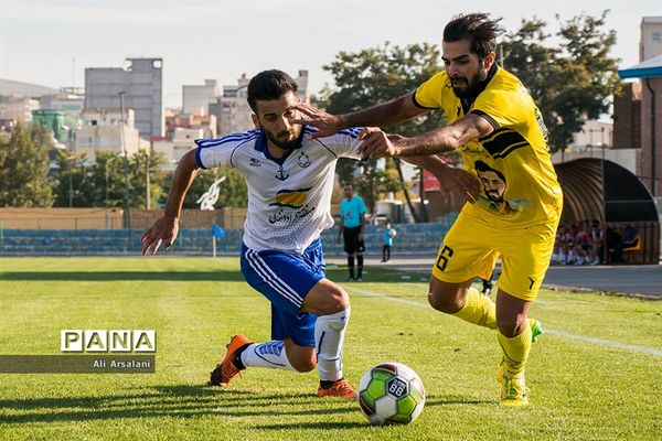 دیدار تیم‌های نود ارومیه و ملوان بندرانزلی