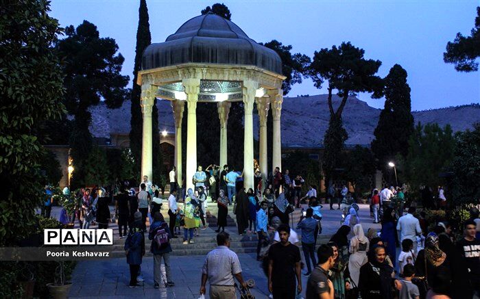 وزیر فرهنگ: حافظ یک رسانه با ویژگی نقادی است