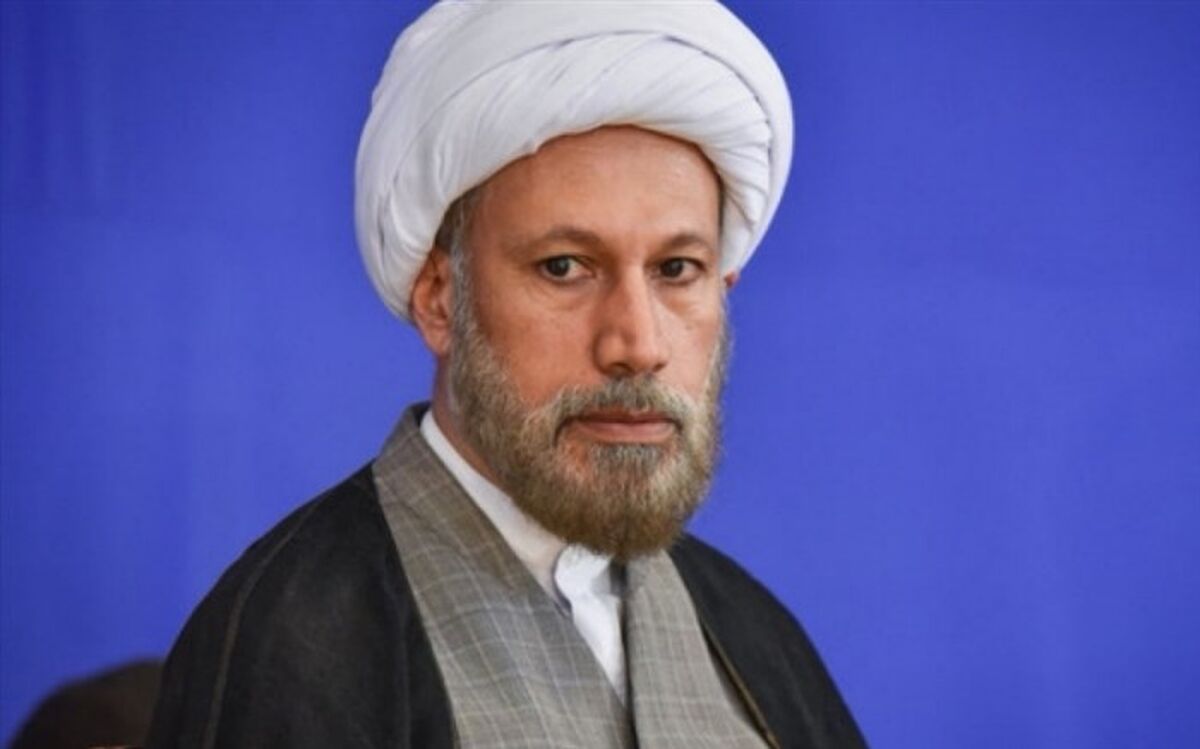 امام‌جمعه شیراز: اسلام می‌خواهد آقامَنِشی را به انسان دهد و در روش و منش حافظ، این ویژگی نمایان است