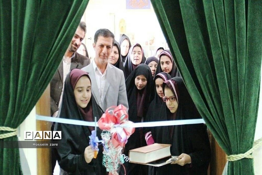 افتتاح نمایشگاه یک فصل لبخند در تفت