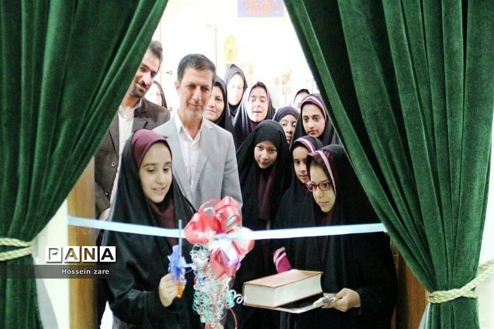 افتتاح نمایشگاه یک فصل لبخند در تفت