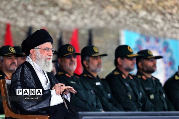حضور رهبر معظم انقلاب در مراسم دانش‌آموختگی دانشجویان دانشگاه امام حسین (ع)