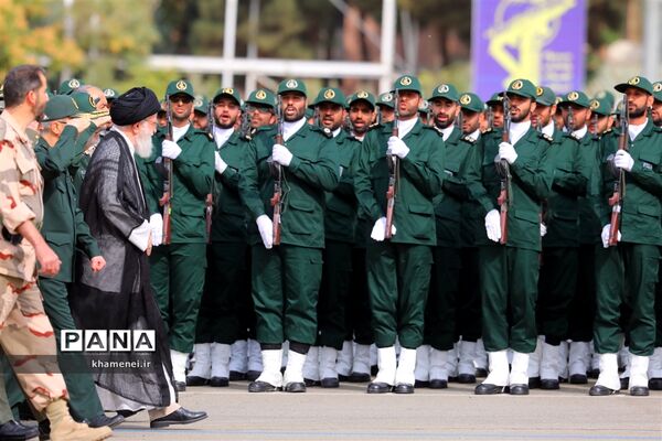 حضور رهبر معظم انقلاب در مراسم دانش‌آموختگی دانشجویان دانشگاه امام حسین (ع)