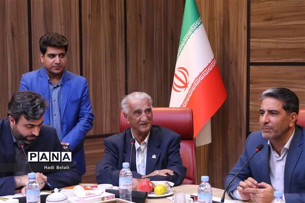 نشست خیرین حامی دانش‌آموزان بازمانده از تحصیل شهرستان‌های استان تهران