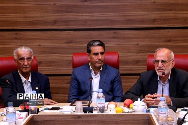نشست خیرین حامی دانش‌آموزان بازمانده از تحصیل شهرستان‌های استان تهران