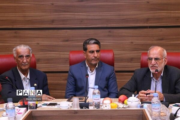 نشست خیرین حامی دانش‌آموزان بازمانده از تحصیل شهرستان‌های استان تهران