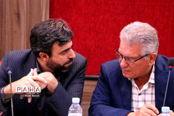 نشست خیرین حامی دانش‌آموزان بازمانده از تحصیل شهرستان‌های استان تهران