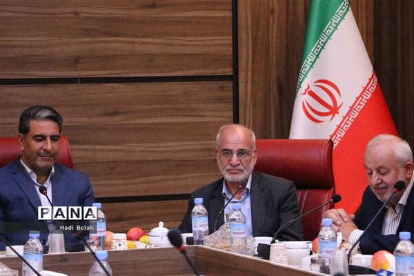 نشست خیرین حامی دانش‌آموزان بازمانده از تحصیل شهرستان‌های استان تهران