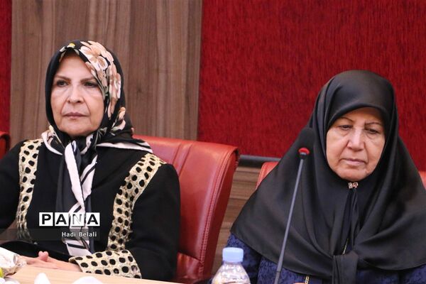 نشست خیرین حامی دانش‌آموزان بازمانده از تحصیل شهرستان‌های استان تهران
