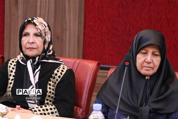نشست خیرین حامی دانش‌آموزان بازمانده از تحصیل شهرستان‌های استان تهران