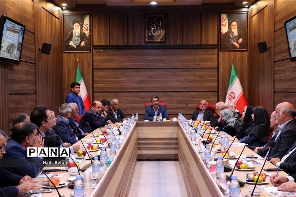 نشست خیرین حامی دانش‌آموزان بازمانده از تحصیل شهرستان‌های استان تهران