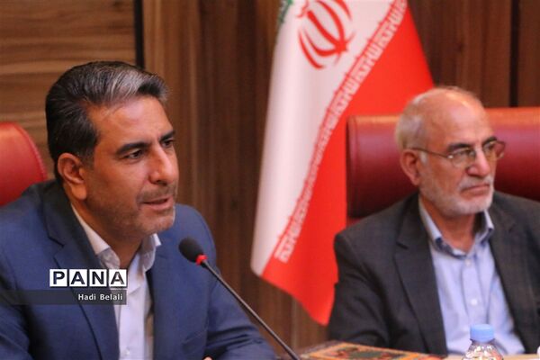 نشست خیرین حامی دانش‌آموزان بازمانده از تحصیل شهرستان‌های استان تهران