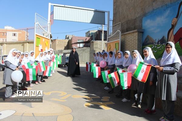 حضور کاروان شادی کانون پرورش فکری کودکان و نوجوانان استان همدان در مدرسه شاهد اخوان
