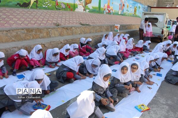 حضور کاروان شادی کانون پرورش فکری کودکان و نوجوانان استان همدان در مدرسه شاهد اخوان