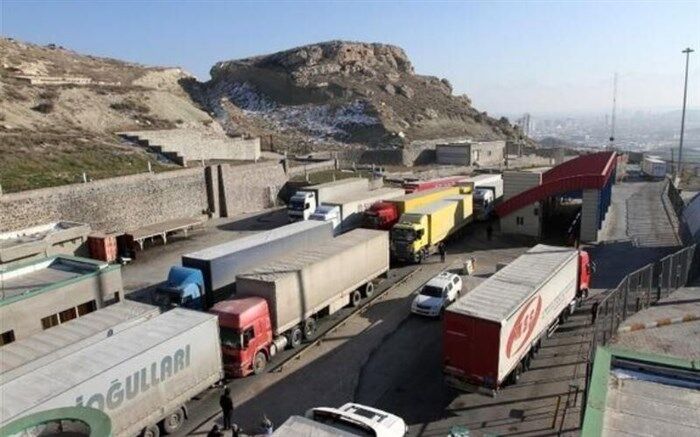 افزایش ۷۱ درصدی ارزش ریالی واردات از گمرک بازرگان