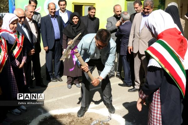 آیین احداث مدرسه خیری به همت خیر نیک اندیش، بتول بختیاری در منطقه 8 آموزش و پرورش