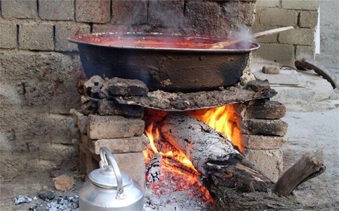 رونق گرفتن پخت خانگی رب گوجه فرنگی؛ گرانی تنها دلیل نیست