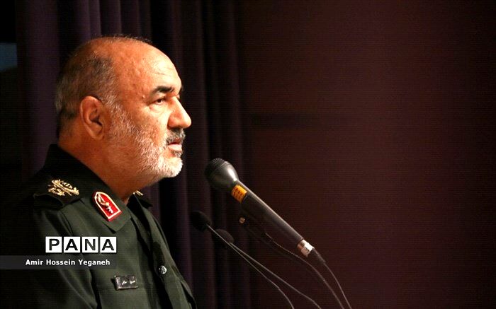 فرمانده سپاه: اتاق‌ خواب‌های دیجیتال خانه را برای کودکان شبیه هتل کرده است