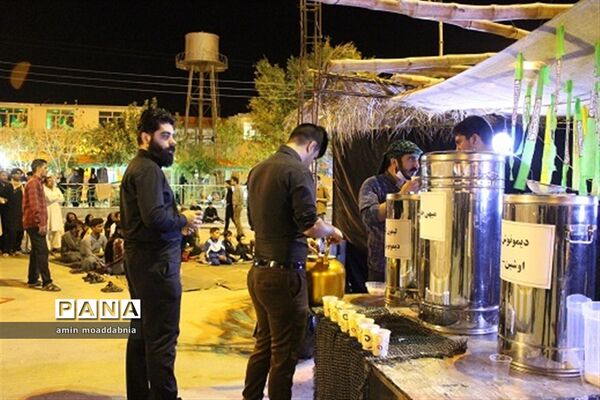 زائران حسینی پاکستانی در موکب زائر سرای امام رضا (ع) زاهدان