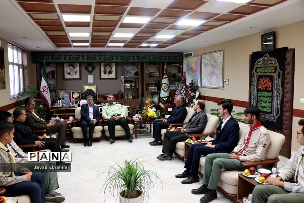 دیدار مدیرکل آموزش و پرورش خراسان رضوی و پیشتازان سازمان دانش‌آموزی با فرمانده نیروی انتظامی استان