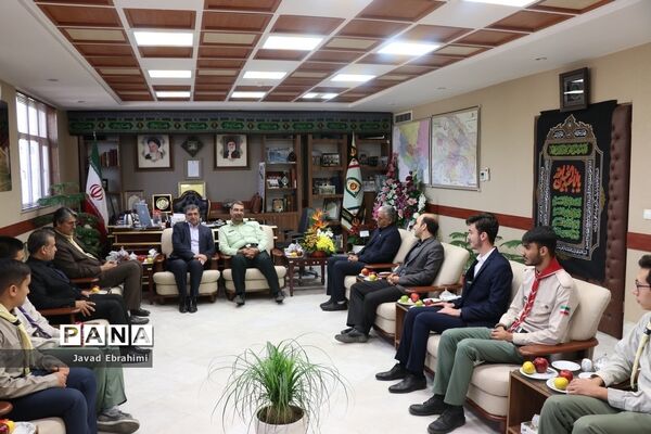دیدار مدیرکل آموزش و پرورش خراسان رضوی و پیشتازان سازمان دانش‌آموزی با فرمانده نیروی انتظامی استان