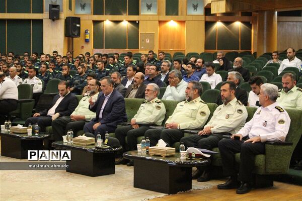 همایش همیاران پلیس دانش‌آموز در دانشگاه آزاد کرج