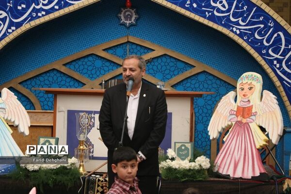 آیین نمادین آغاز آموزش قرآن کریم به دانش‌آموزان پایه اول ابتدایی در حرم مطهر رضوی