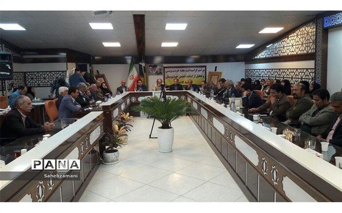 آثار خوشنویسی هنرمندان جایگاه خود را بین مردم پیدا نکرده است