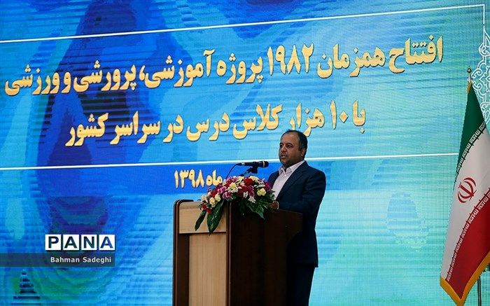 رخشانی‌مهر: جشن جمع‌آوری بخاری‌های نفتی مدارس را با شروع فصل سرما در اردبیل برگزار می‌کنیم