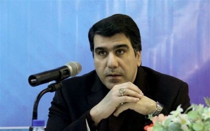 واکنش معزی به تجمع تعدادی دانشجو در محل سخنرانی روحانی: چند روز زودتر آمده‌اند