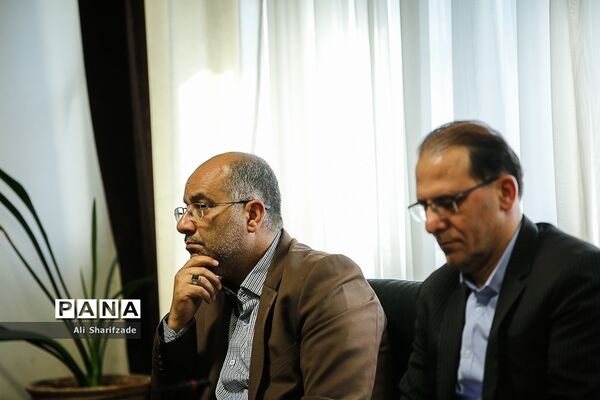 جلسه بزرگداشت روز 13 آبان
