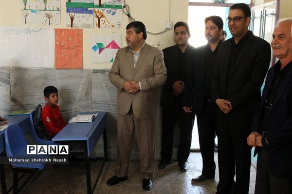 بازدید نماینده مردم خرمشهر و هیات همراه از دبستان امام هادی (ع) کوی مولوی خرمشهر