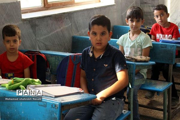 بازدید نماینده مردم خرمشهر و هیات همراه از دبستان امام هادی (ع) کوی مولوی خرمشهر