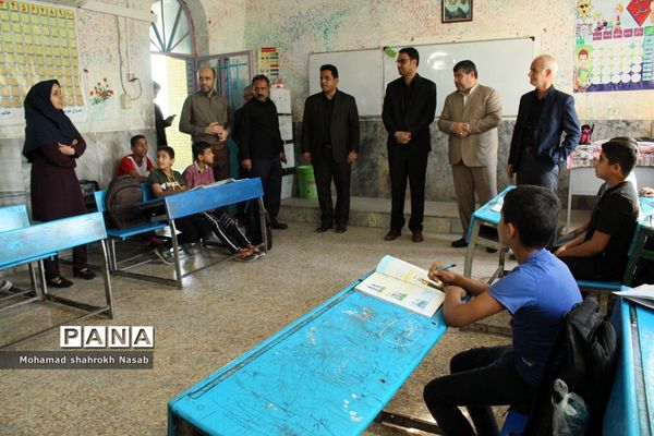 بازدید نماینده مردم خرمشهر و هیات همراه از دبستان امام هادی (ع) کوی مولوی خرمشهر