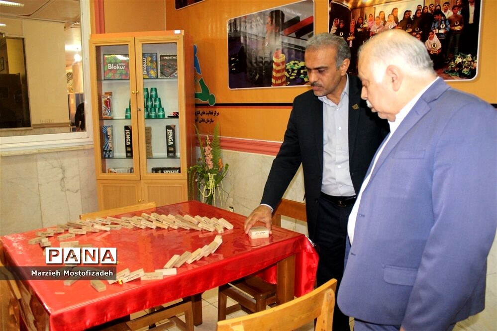 بازدید مدیرعامل مجمع خیرین شهرساز و فرهنگ‌ساز از کتابخانه دانش‌آموز
