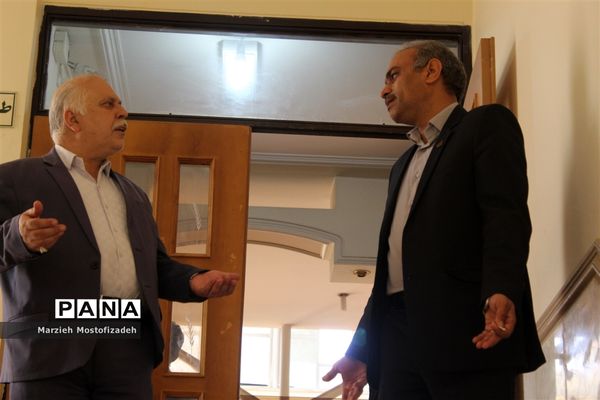 بازدید مدیرعامل مجمع خیرین شهرساز و فرهنگ‌ساز از کتابخانه دانش‌آموز